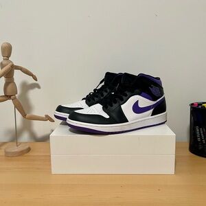 Mens Air Jordan One Mid